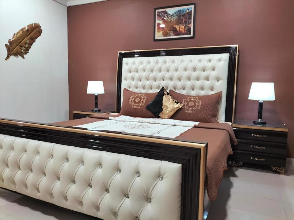 Royal Galaxy Hotel & Residence - Near Islamabad International Airport & Motorway Ngoại thất bức ảnh