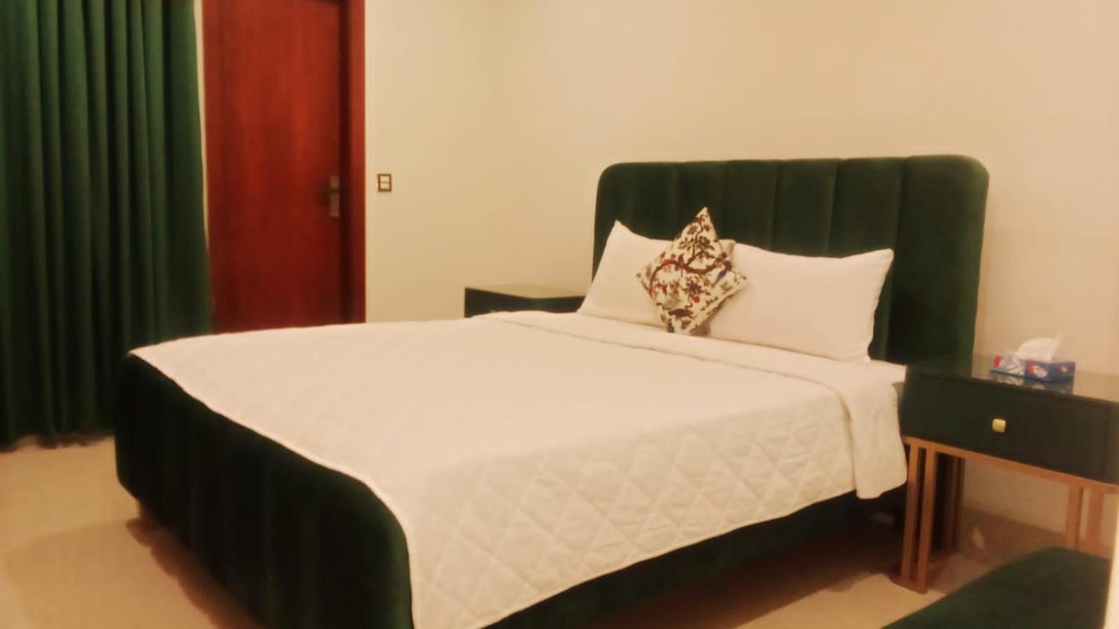 Royal Galaxy Hotel & Residence - Near Islamabad International Airport & Motorway Ngoại thất bức ảnh