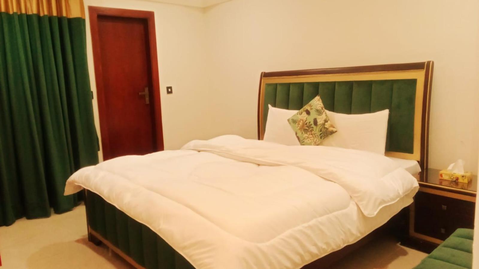 Royal Galaxy Hotel & Residence - Near Islamabad International Airport & Motorway Ngoại thất bức ảnh
