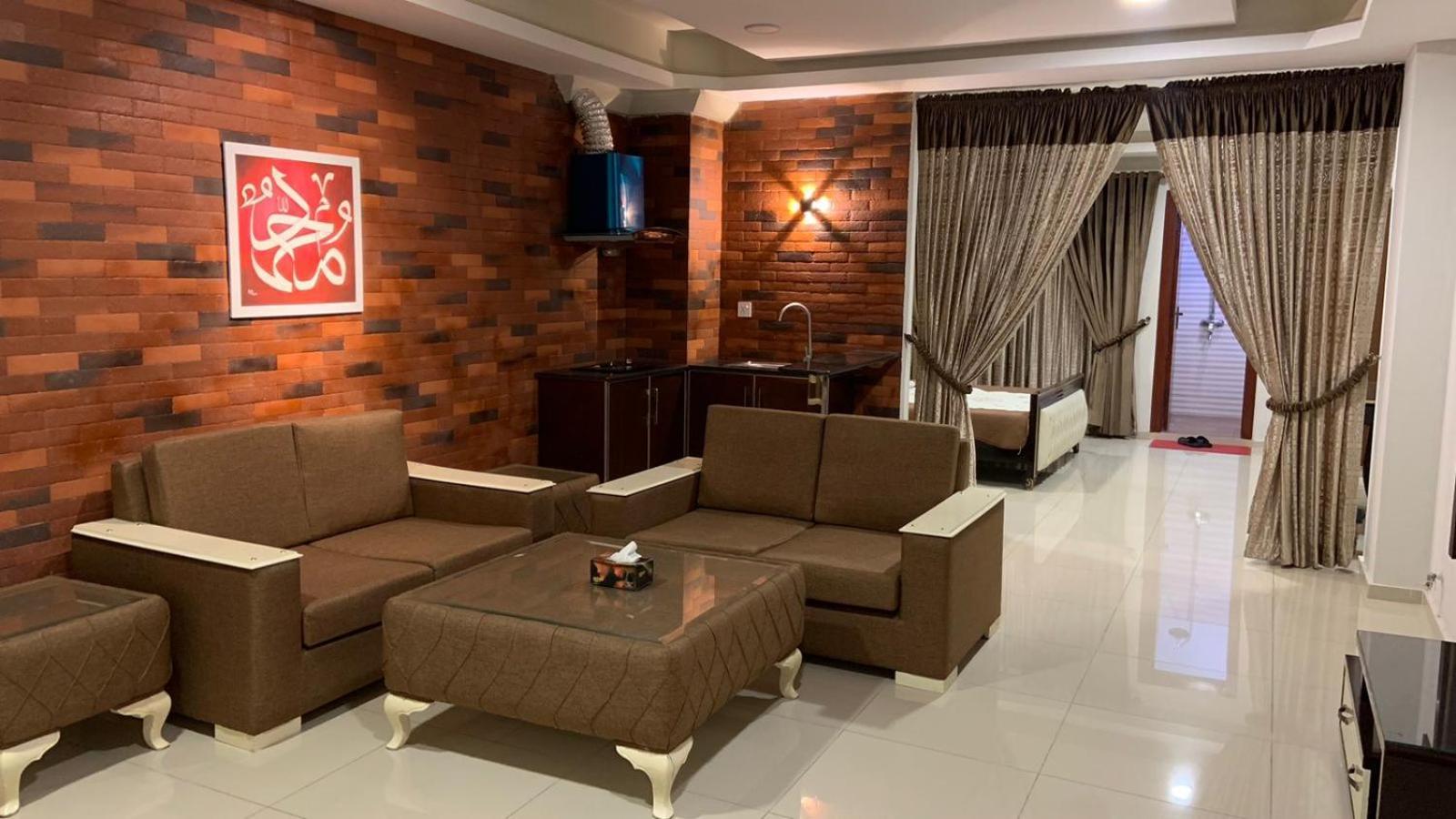 Royal Galaxy Hotel & Residence - Near Islamabad International Airport & Motorway Ngoại thất bức ảnh