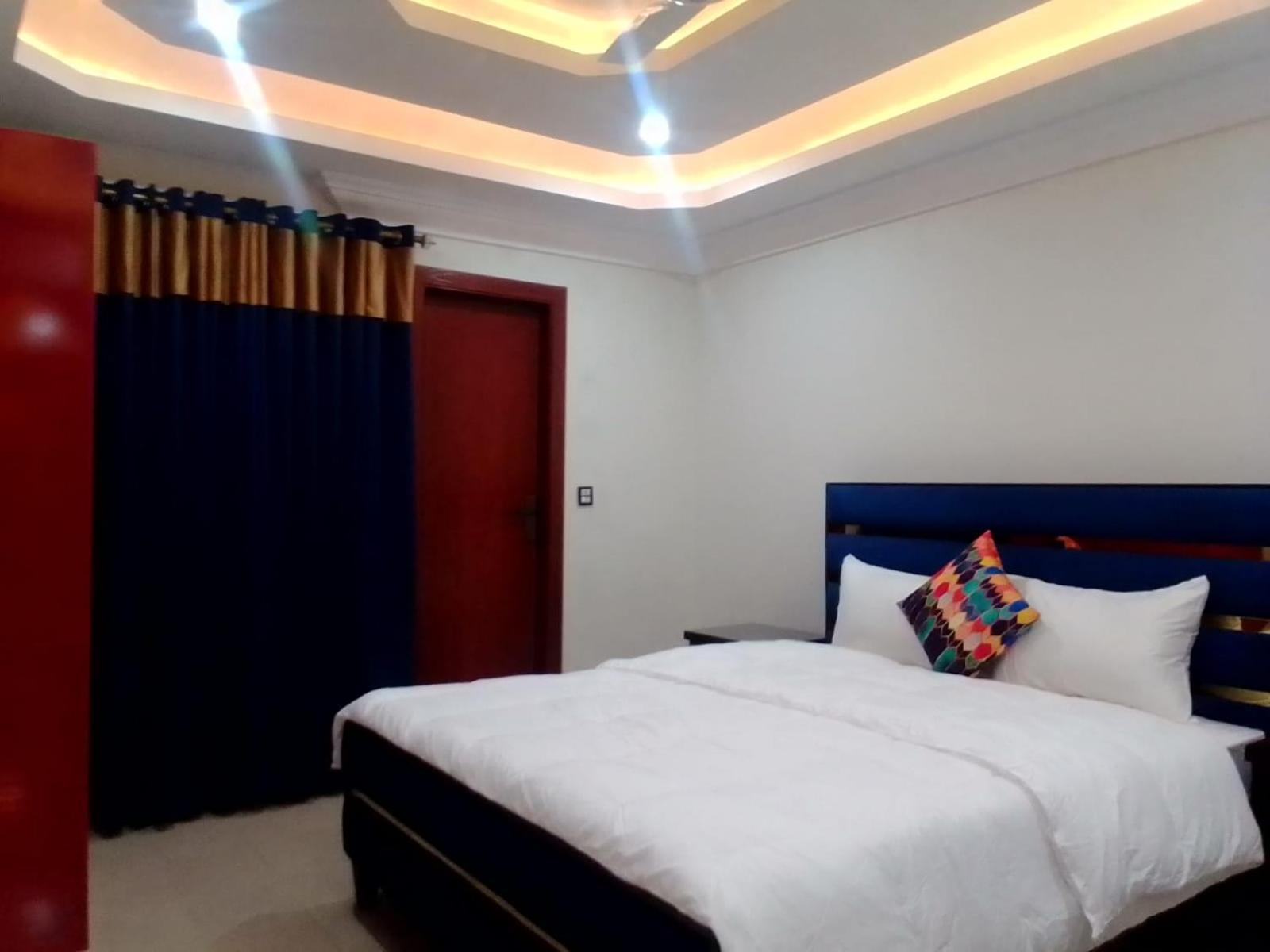 Royal Galaxy Hotel & Residence - Near Islamabad International Airport & Motorway Ngoại thất bức ảnh