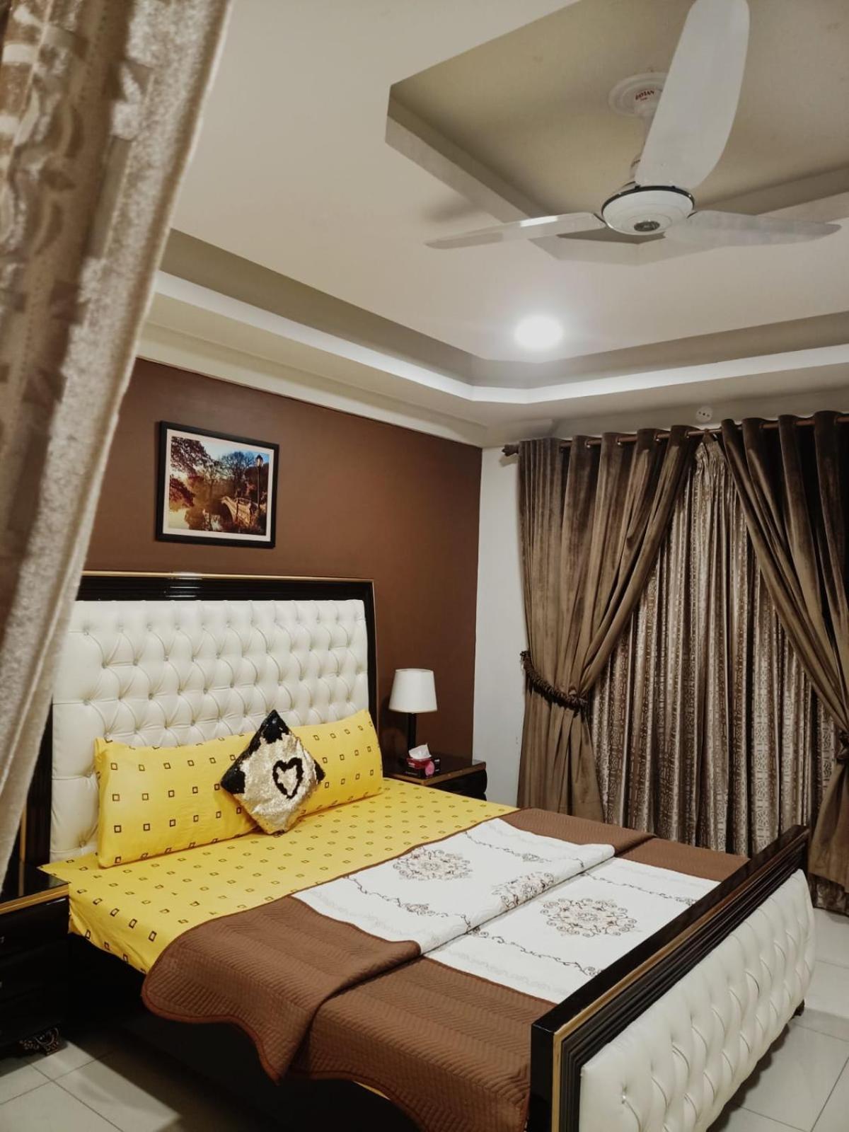 Royal Galaxy Hotel & Residence - Near Islamabad International Airport & Motorway Ngoại thất bức ảnh