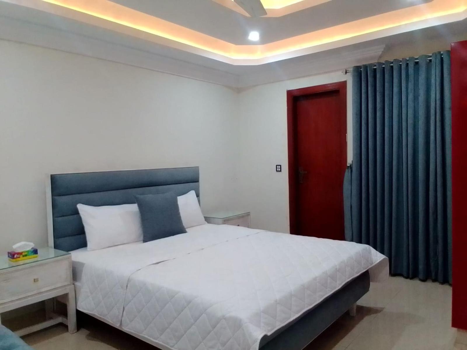 Royal Galaxy Hotel & Residence - Near Islamabad International Airport & Motorway Ngoại thất bức ảnh