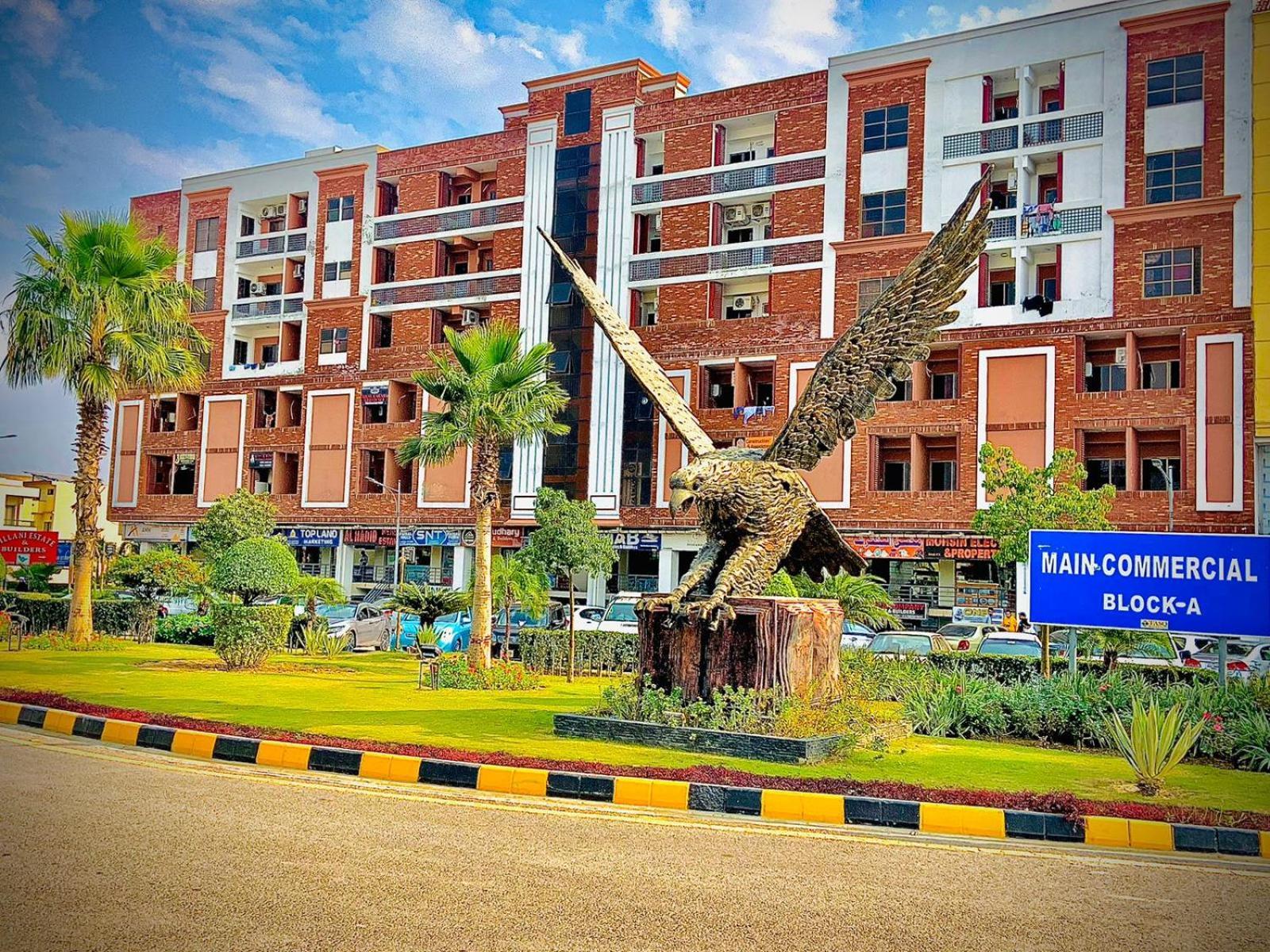 Royal Galaxy Hotel & Residence - Near Islamabad International Airport & Motorway Ngoại thất bức ảnh