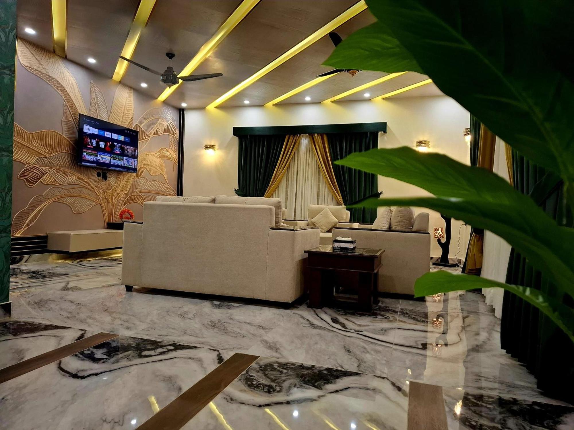 Royal Galaxy Hotel & Residence - Near Islamabad International Airport & Motorway Ngoại thất bức ảnh