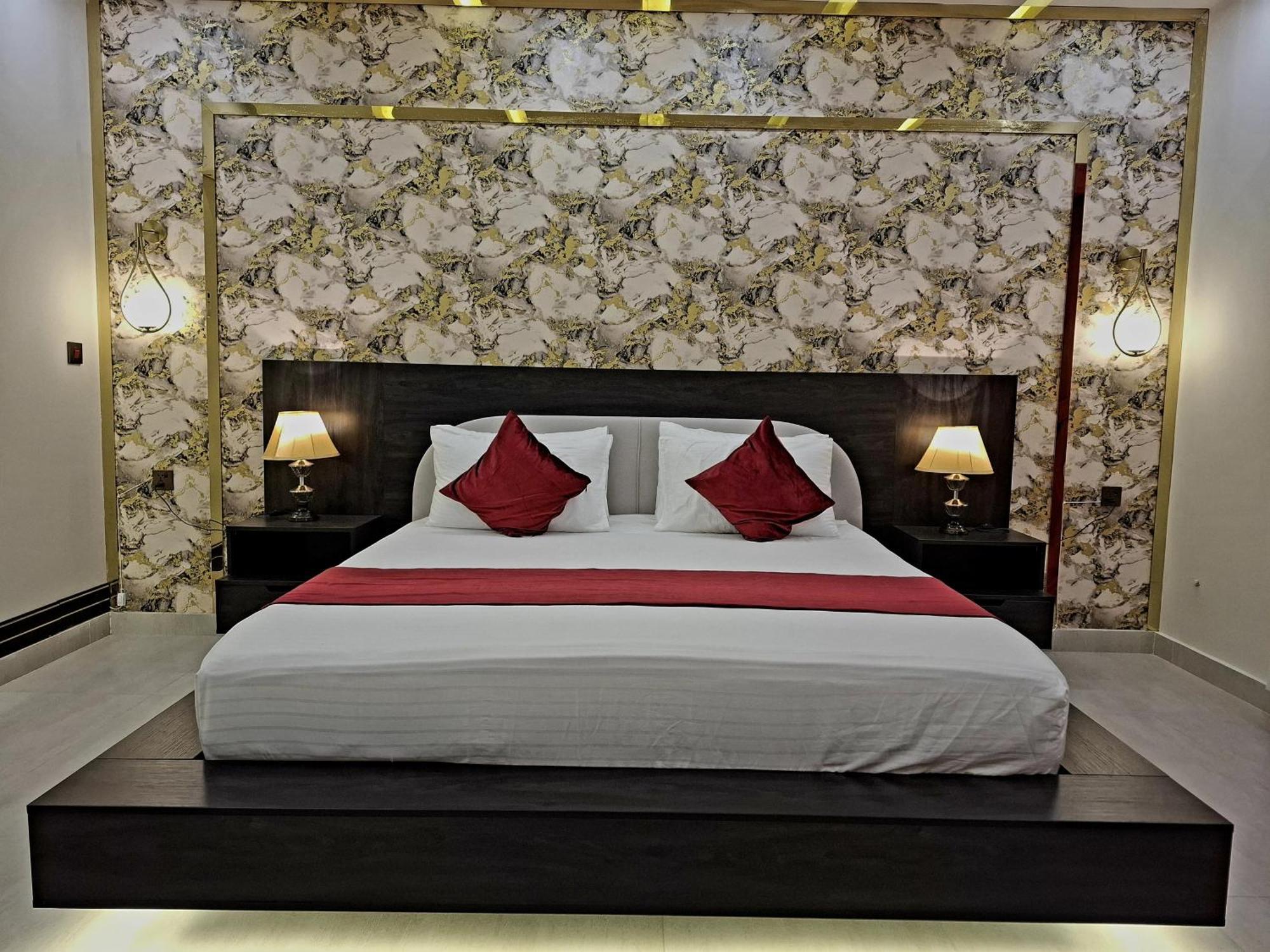 Royal Galaxy Hotel & Residence - Near Islamabad International Airport & Motorway Ngoại thất bức ảnh