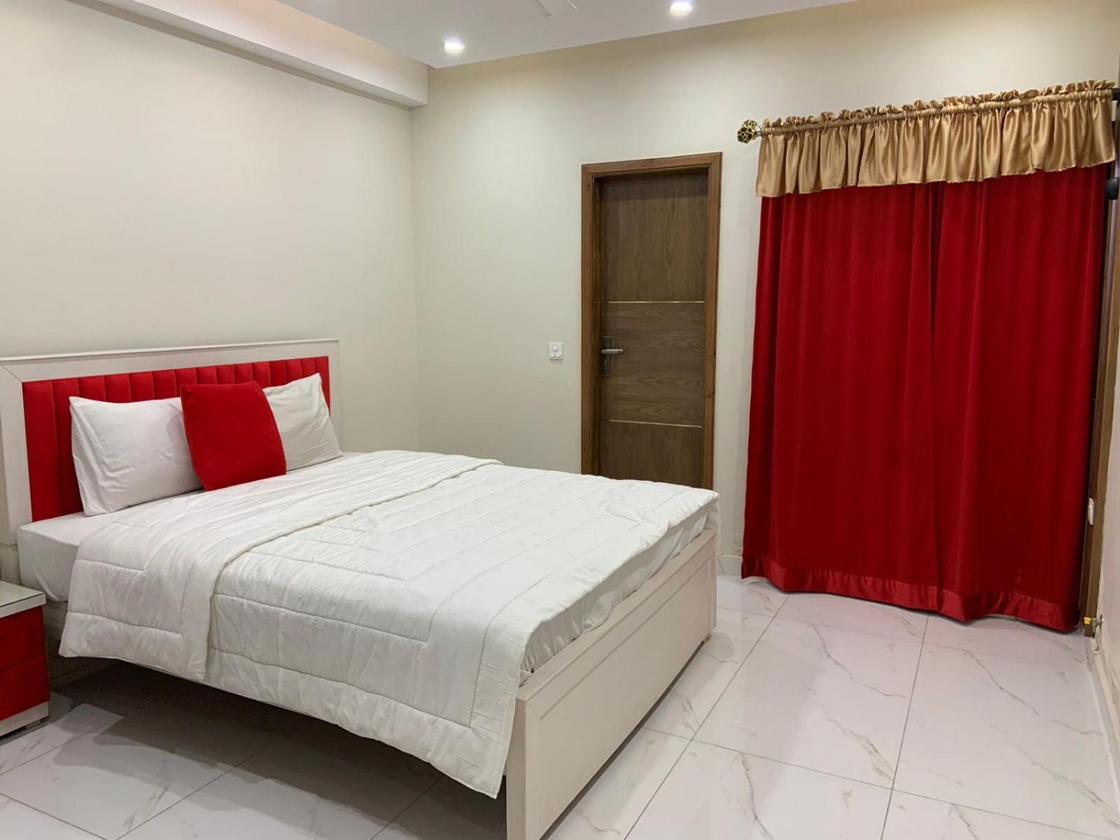 Royal Galaxy Hotel & Residence - Near Islamabad International Airport & Motorway Ngoại thất bức ảnh