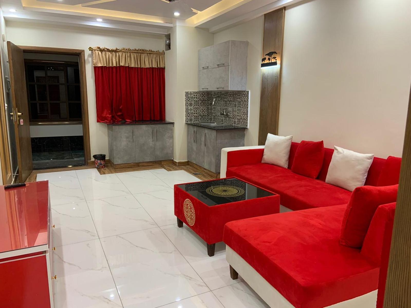 Royal Galaxy Hotel & Residence - Near Islamabad International Airport & Motorway Ngoại thất bức ảnh