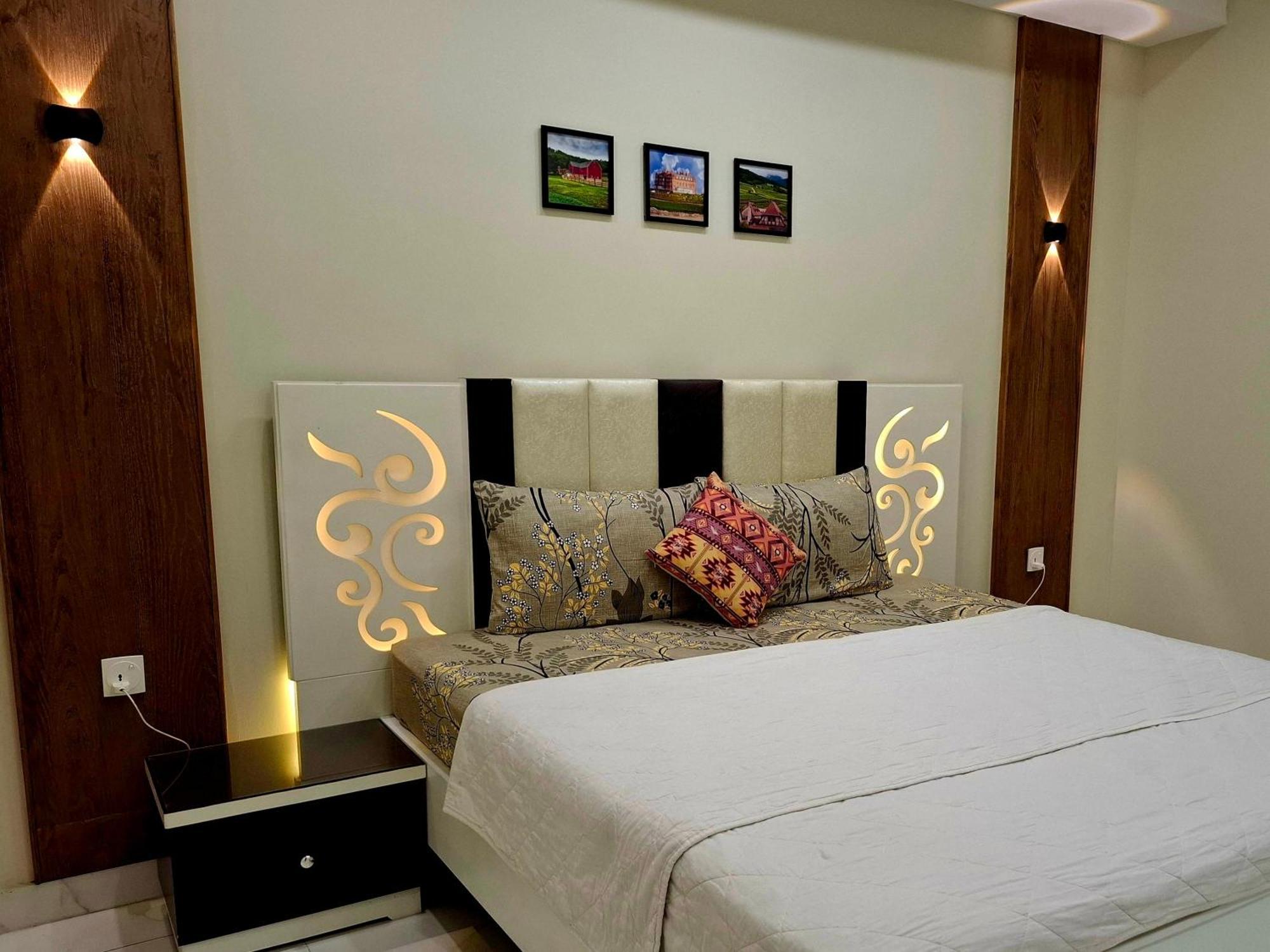 Royal Galaxy Hotel & Residence - Near Islamabad International Airport & Motorway Ngoại thất bức ảnh