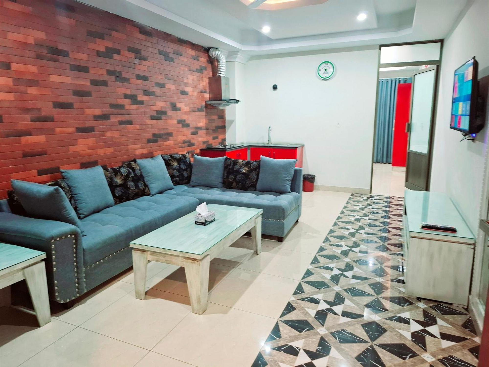 Royal Galaxy Hotel & Residence - Near Islamabad International Airport & Motorway Ngoại thất bức ảnh